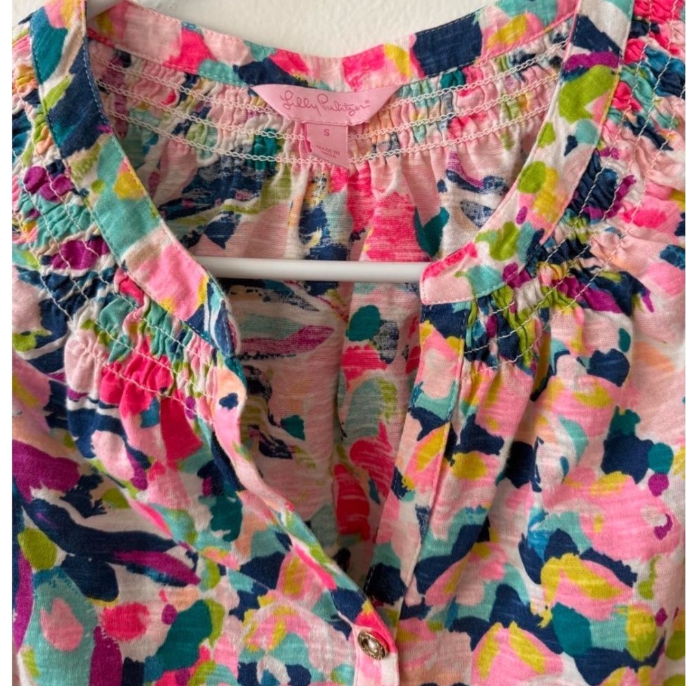 Lilly Pulitzer Womens Small Pink Blue Abstract Floral Smocked Sleeveless Top - Picture 3 of 3
